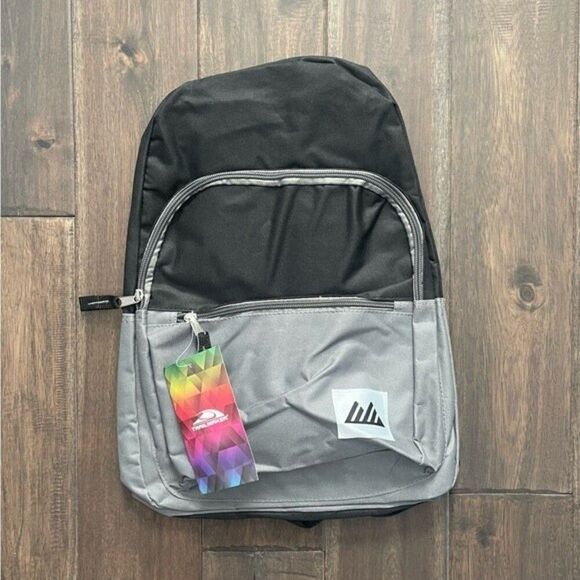 Trailmaker 17” Black and Gray Kids Backpack NWT - Picture 1 of 4